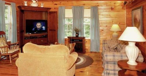 Newport House | Country Cottage - 2 Bedrooms, 1 Baths, Sleeps 6 cabin