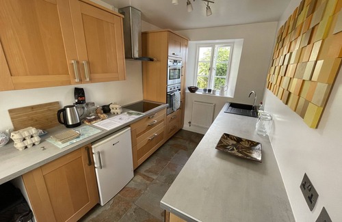 Townshend House | Country cottage with farm animals and hot tub near beaches