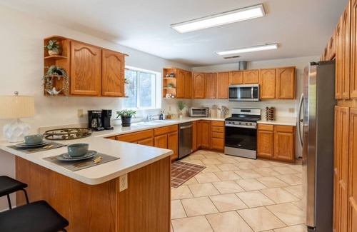 Ranchita House | Country Cowboy Hot Tub Home on 20 Private Acres with 2 EV Chargers, Pet Friendly