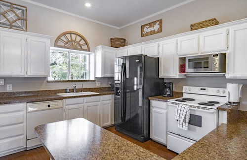 Fort Worth Other | Country Getaway 1 mile from Harbor One Marina on Eagle Mt. Lake.