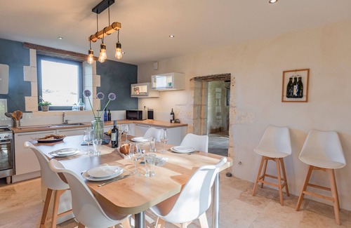 Champagne-et-Fontaine House | Country house with private pool and lovely views