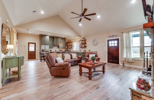 Fredericksburg House | Country Home Near Fredericksburg: Fire Pit & Grill