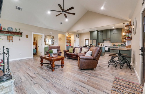 Fredericksburg House | Country Home Near Fredericksburg: Fire Pit & Grill