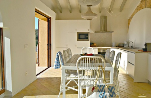 Porreres Villa | Country House 'Amazing In Mallorca with Pool' with Mountain View, Wi-Fi and Air Conditioning
