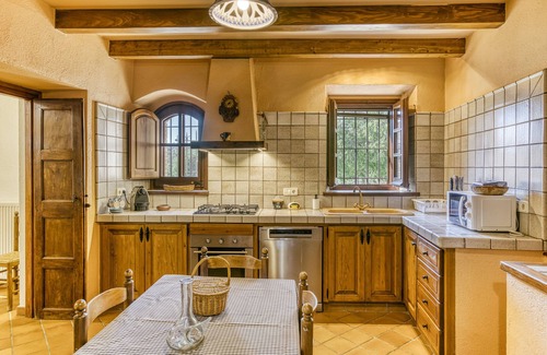 Agullana Villa | Country House 'Can Palau' with Mountain View, Private Pool and Wi-Fi