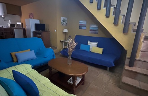 Pujerra Villa | Country House 'Casas Rurales El Viejo Castaño 1' with Mountain View, Wi-Fi and Air Conditioning