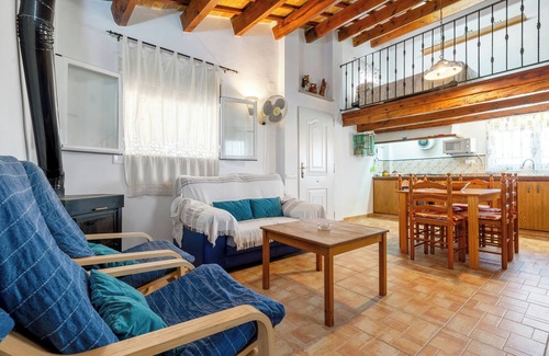 Deltebre House | Country House 'Caseta Montanyana' with Private Terrace, Private Garden and Wi-Fi