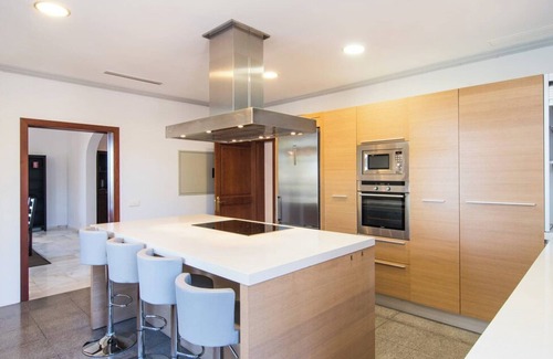 Manacor Villa | Country House 'Dues' with Sea View, Wi-Fi and Air Conditioning
