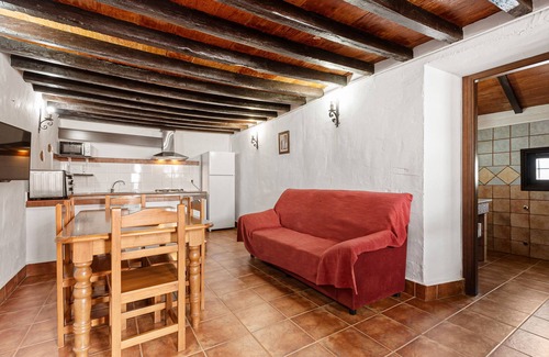 Malaga House | Country House 'El Pajar' with Lake View, Shared Pool and Wi-Fi