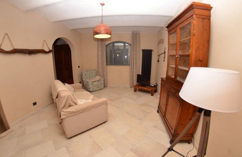 Aiale Other | Country House/Farm House in Aiale with 3 bedrooms sleeps 8