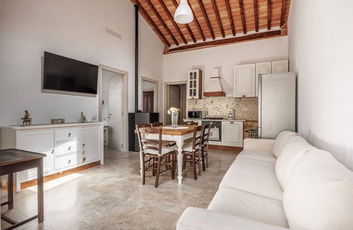 Colle di Val d'Elsa Other | Country House / Farm House in Colle Di Val D'elsa with 2 bedrooms sleeps 5