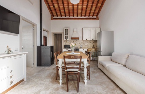 Colle di Val d'Elsa Other | Country House / Farm House in Colle Di Val D'elsa with 2 bedrooms sleeps 5