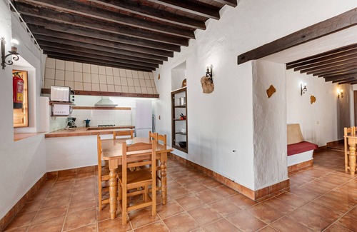 Malaga House | Country House 'La Casa Grande' with Lake View, Shared Pool and Wi-Fi