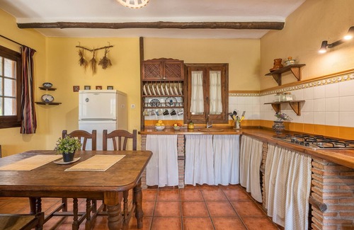 Orgiva House | Country House 'Lavanda' with Mountain View, Shared Pool and Wi-Fi