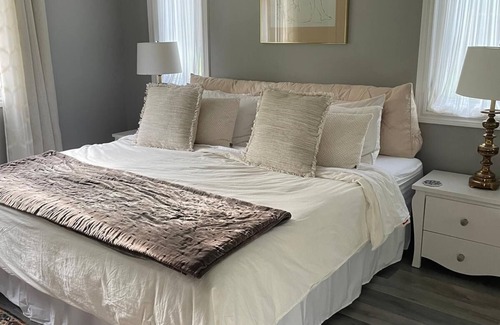Grey Highlands Other | Country House (Main House + Guest House)