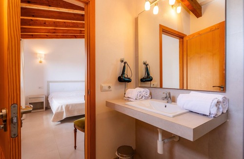 Porto Cristo Villa | Country House 'Pergola Porto Cristo' with Private Pool, Private Terrace and Wi-Fi