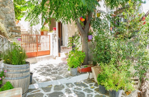 Melanes Villa | Country House 'Villa Emmanuela' with Mountain View, Private Terrace and Wi-Fi