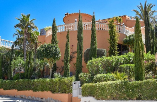 Cumbre del Sol Villa | Country House with Pool