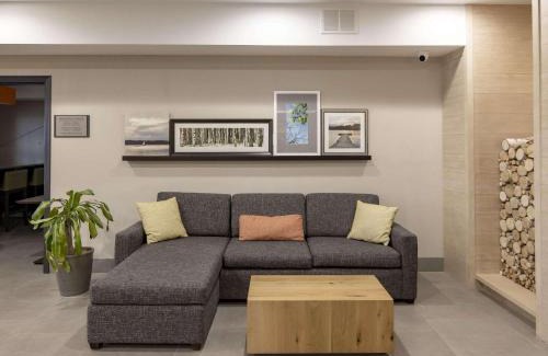 Tinley Park Hotel | Country Inn & Suites by Radisson, Tinley Park, IL