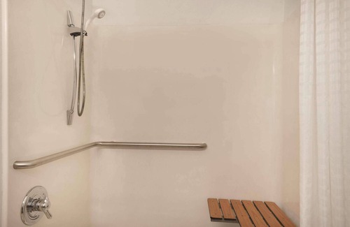 Valparaiso Hotel | Country Inn & Suites by Radisson, Valparaiso, IN