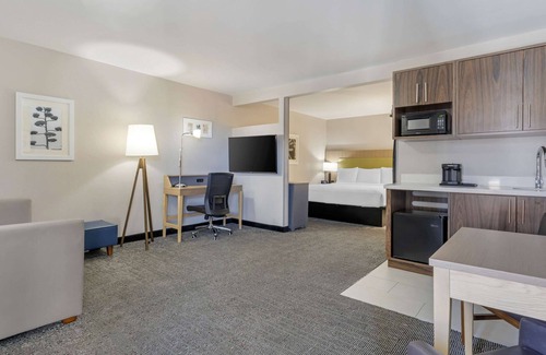 Vallejo Hotel | Country Inn & Suites by Radisson, Vallejo Napa Valley, CA
