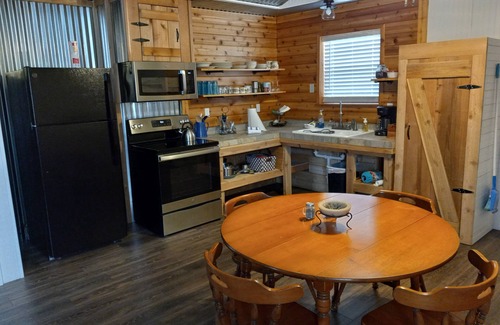 Somerville House | Country Living with Kyle Field 30 minutes away