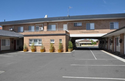 Bathurst Hotel | Country Lodge Motor Inn