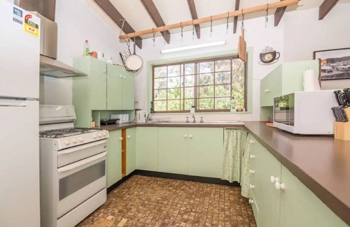 Hargraves House | Country property on 10 acres at a quiet village of Hargraves (pet friendly)