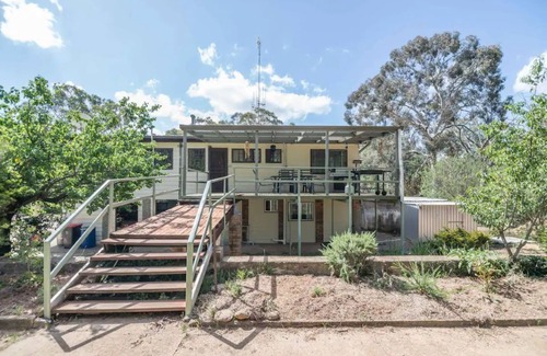 Hargraves House | Country property on 10 acres at a quiet village of Hargraves (pet friendly)