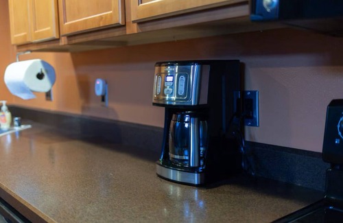 Billings Apartment | Countryside 1-bedroom apartment in fabulous Billings with WiFi, AC