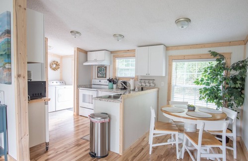 Durants Neck Cottage | Countryside Cottage~Deck~Grill~Wi-fi~Belvidere~Near Albemarle Croquet Club