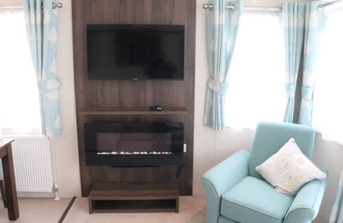 Stourmouth House | Countryside Holiday Park by the River nr Canterbury (Pet-Friendly)