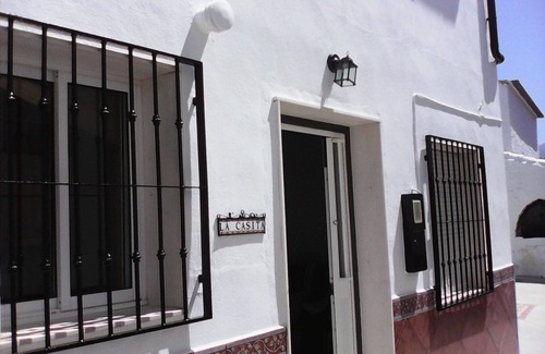 Periana Cottage | Countryside holiday cottage, village setting with sea views.