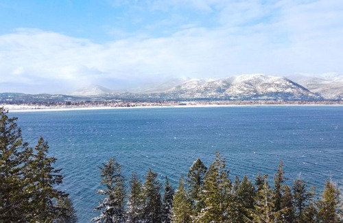Sandpoint House | Couple's Cabin Retreat w/ Views of Lake Pend Oreille