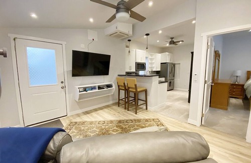 South Salt Lake Apartment | Couples Retreat–Ski Cook Play 1 bdrm Queen—freestanding well appointed digs