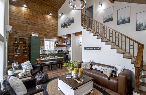 Saint Joe Cabin | Couples Tree Loft Rock Hot Tub Buffalo River