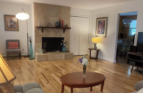 Asheville House | Couple’s Urban Sanctuary! Private Residence! Unbeatable location!
