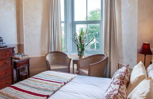 Torquay City Centre Bed & Breakfast | Court Prior Boutique B&B and Apartment