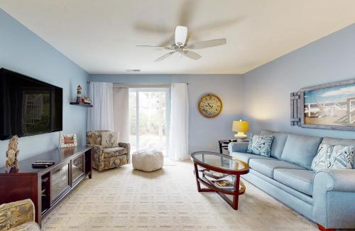 Hilton Head Island Apartment | Courtside, Unit #22
