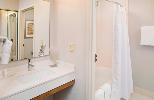 West Palm Beach Hotel | Courtyard by Marriott West Palm Beach Airport