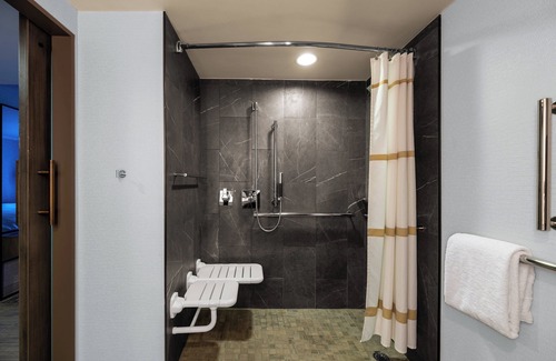 Near West Side Hotel | Courtyard by Marriott Chicago at Medical District/UIC
