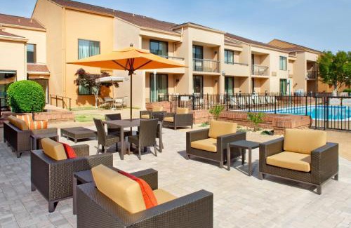 Columbus Hotel | Courtyard by Marriott Columbus