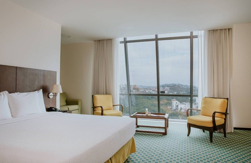 Kennedy Hotel | Courtyard by Marriott Guayaquil