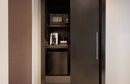 Queens Hotel | Courtyard by Marriott New York JFK Airport