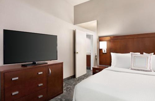 Tulsa Hotel | Courtyard by Marriott Tulsa Central