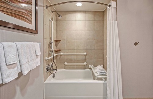 Central Newport News Hotel | Courtyard by Marriott Newport News Airport