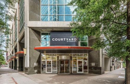Charlotte Center City Hotel | Courtyard Charlotte City Center