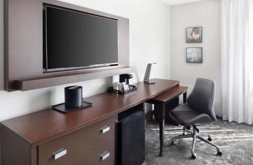 Downtown Hotel | Courtyard Miami Dadeland