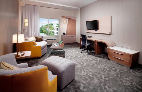 Abacoa Hotel | Courtyard Palm Beach Jupiter