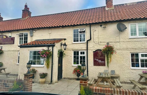 Welbury Apartment | Courtyard Rooms, 1-Bed Studio, Sleeps 2, Pets Ok